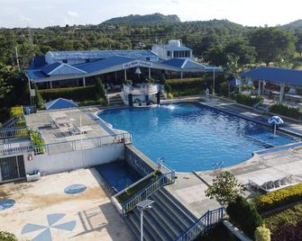 Sv Sky Blue Orchids - Kanakapura - Pool