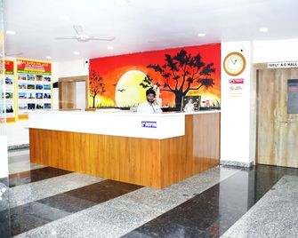 Sai Baba Palace Lodging and Boarding - Bīdar - Front desk