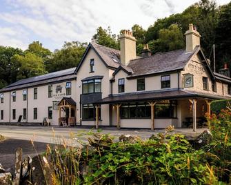 Tyn-y-Coed Inn - בטווס אי קואד - בניין