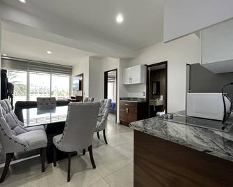 Pacifika 2002, elegante depa con vista al lago! - Mazatlán - Salle à manger