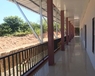 Hotel O Lidya Homestay - Labuan Bajo - Balkon
