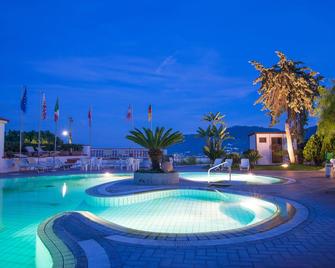 Hotel Internazionale - Ischia - Pool