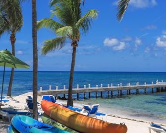 Wyndham Reef Resort - East End - Beach