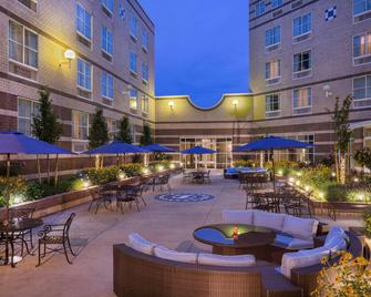 Sheraton Boston Needham Hotel - Needham - Innenhof