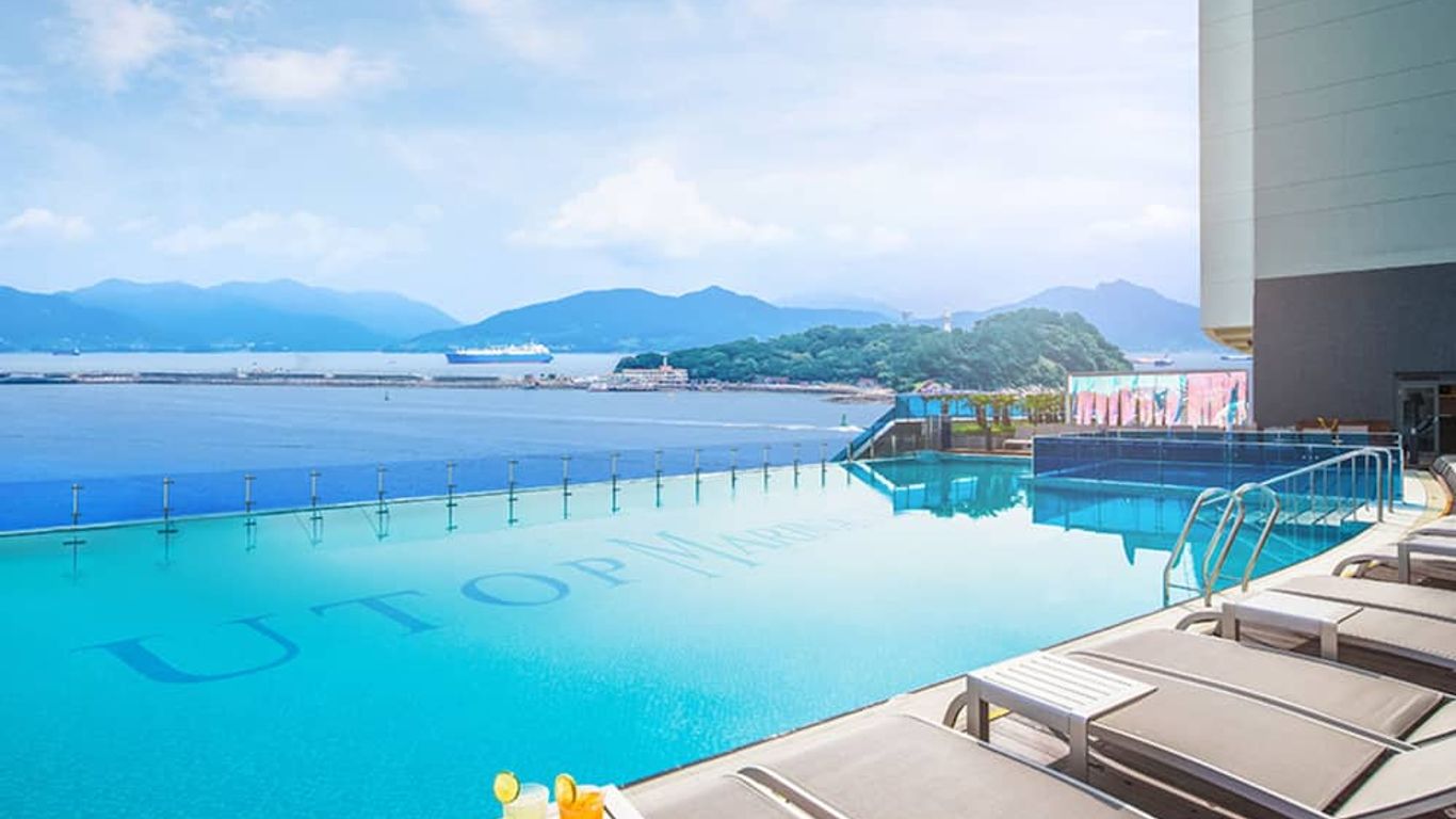 أوتوب مارينا هوتل آند ريزورت