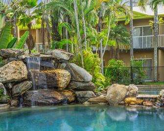 Hotel Tropiq - קיירנס - בניין