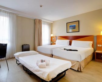 Oca Villa de Avilés Hotel - Avilés - Quarto