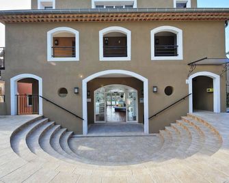 Enjoy Stunning Mediterranean Views + Outdoor Pool | Short Drive to Cannes Beach - Mougins - Budova