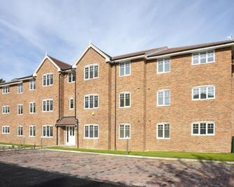 Saco Farnborough - Reading Road - Farnborough - Budova
