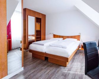 Dormero Hotel Dresden Airport - Dresden - Schlafzimmer