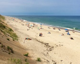 The Platinum Pebble Boutique Inn - Adults Only Property - West Harwich - Beach