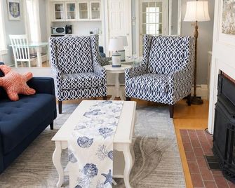 Cozy Guest Suite with Fireplace - Freeport - Σαλόνι