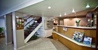 Centrepoint Motor Inn - Rockhampton - Receptionist