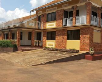 Enro Hotel - Mityana - Edificio