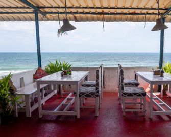 Hotel Flip Flops Beach Shack & Cafe - Mahabalipuram - Restaurant