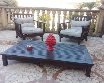 Prestigious villa with large garden and swimming pool - Giardini Naxos - Patio
