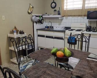 A minute from the expressway to travel anywhere in Puerto Rico - San Juan - Kitchen