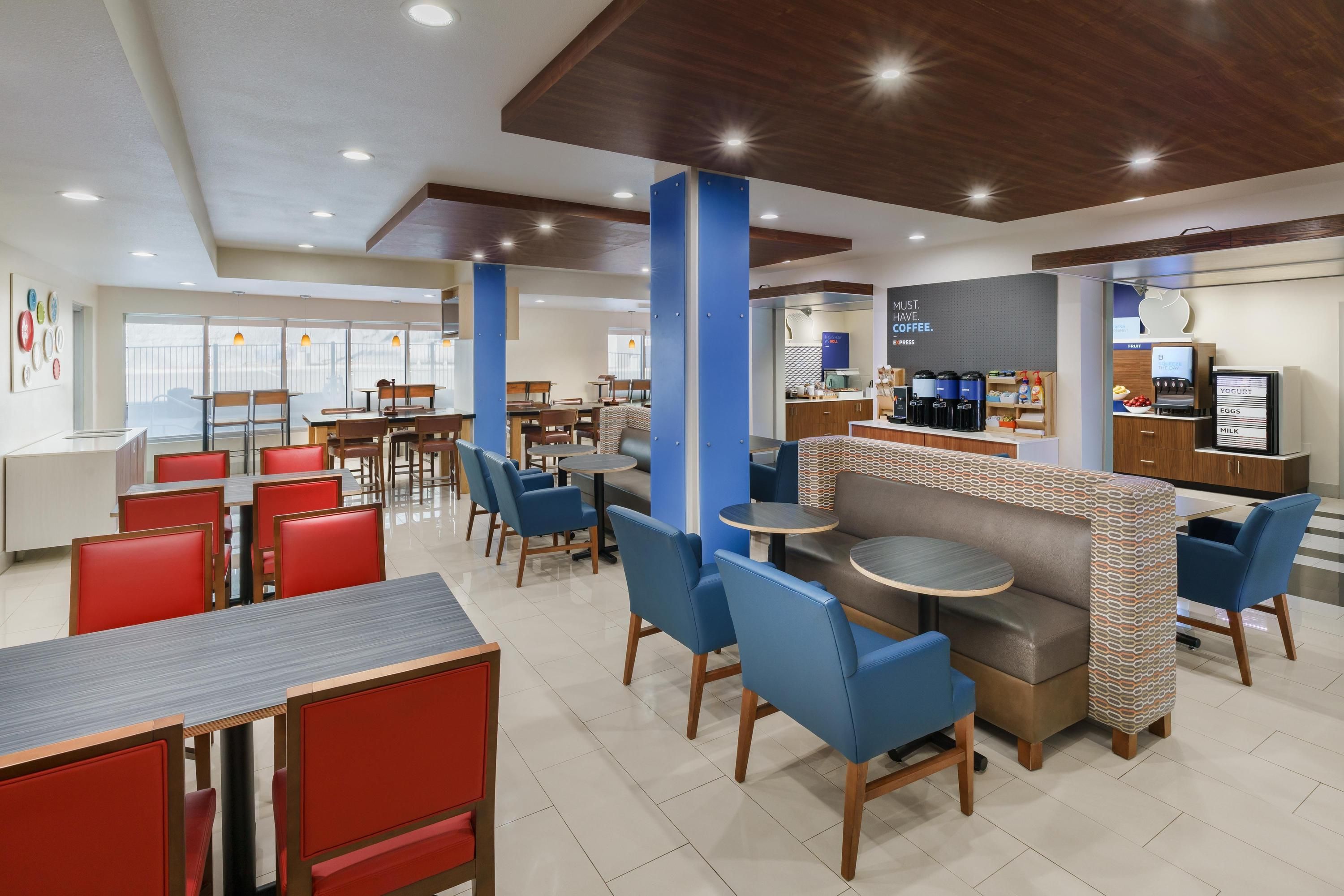 Holiday Inn Express & Suites Oakhurst-Yosemite Park Area By IHG - Oakhurst - Restaurant