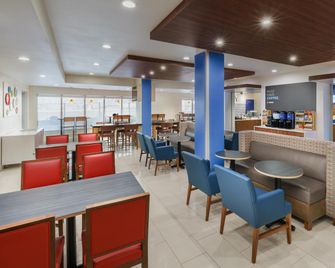 Holiday Inn Express & Suites Oakhurst-Yosemite Park Area By IHG - Oakhurst - Restaurant