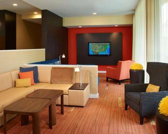 Courtyard by Marriott Columbus Dublin - Dublin - Lounge