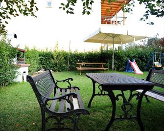 시비리 렌탈 하우스 - 시비리 - 파티오