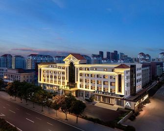 Atour Hotel Weihai Hanlefang Night City - Weihai - Gebouw