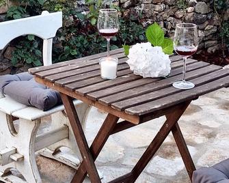 Charming house in Parada with mountain view and fenced garden - Bragança - Pati