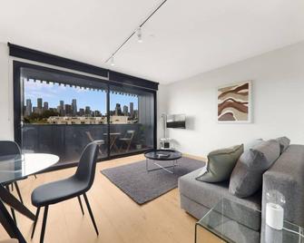 City Views in a Railway Escape - Melbourne - Living room