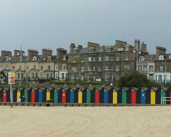 Holiday Flat for rental with stunning sea views. - Lowestoft - Beach