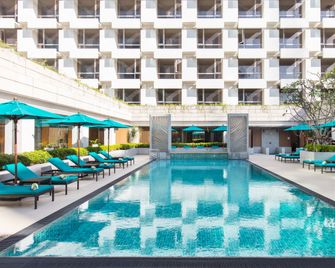 Holiday Inn Bangkok by IHG - Bangkok - Havuz
