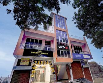 Hotel O M.S Grand - Kanpur - Gebäude