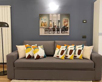 Candiani Building - Bright & Modern Studio with Balcony - Milano - Soggiorno