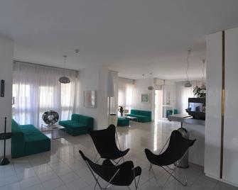 Hotel Nettuno - Pesaro - Living room