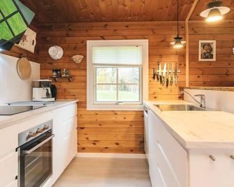 Stunning Holiday Home in Jerup With Terrace - Jerup - Cucina