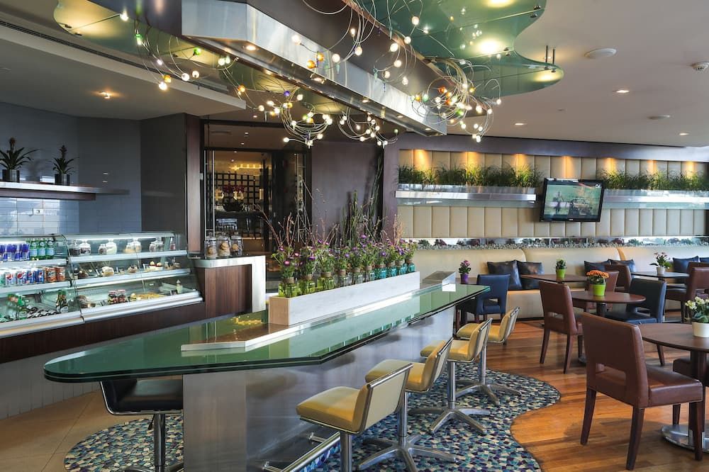 Raouche Arjaan by Rotana - ביירות - בר