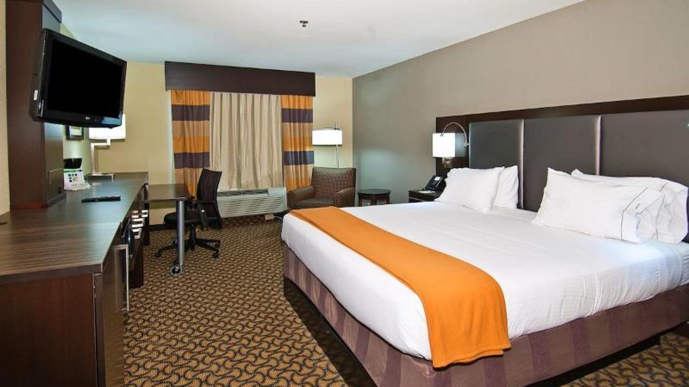 Holiday Inn Express & Suites Jackson/Pearl Intl Airport