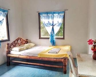Villa Filipinas Resort by Cocotel - Tayug - Bedroom