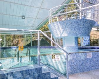 Hotel Fazenda Golden Park Campos do Jordão - Campos do Jordao - Pool