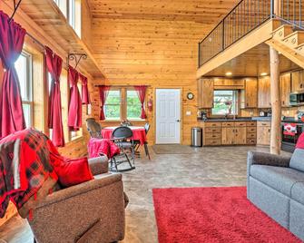 Cozy Haven of Rest Home with Amish Country Views! - Shipshewana - Obývací pokoj