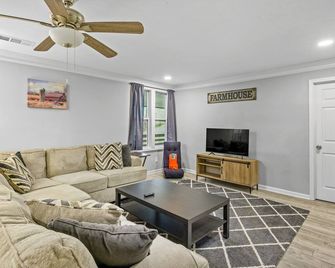 Farmhouse Getaway! - Dallas - Sala de estar