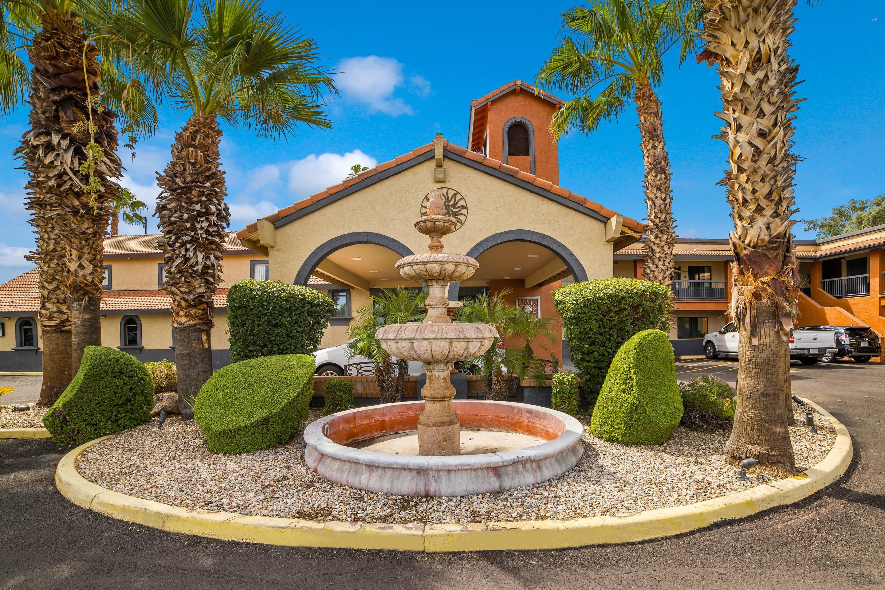 Quality Inn and Suites Goodyear - Phoenix West - Goodyear - Budova