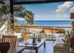 Aquamarine Beach Villas - Abang - Balcony