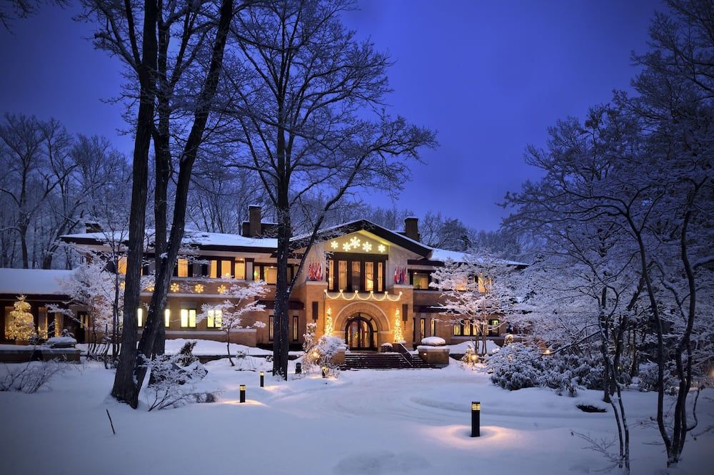 Hotel La Neige - האקובה - בניין