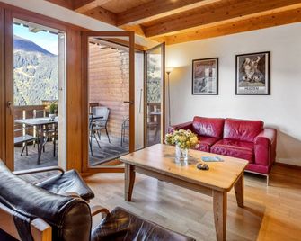 Racer's Retreat Apt.07 by Interhome - Lauterbrunnen - Living room