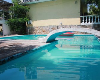 Teques inn - Puente de Ixtla - Zwembad