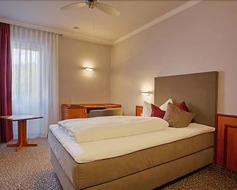 Hotel Victoria - Bad Kreuznach - Bedroom