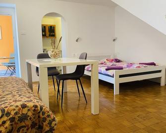 With Balcony - Renovated, Piran Old Town Near Sea - Piran - Ložnice