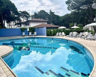 Hotel Alemagna - Bibione - Piscina