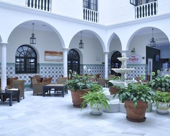 سيناتور كاديز هوتل - قادس - ردهة