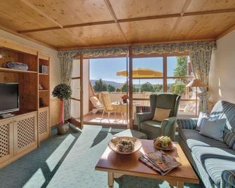 Apart Hotel am Sonnenhügel - Bad Birnbach - Living room